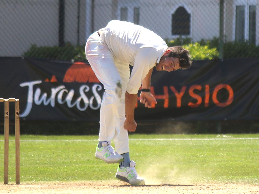 Jamie Overton operating at full pace for North Devon against Sidmouth<br>credit: Gerry Hunt