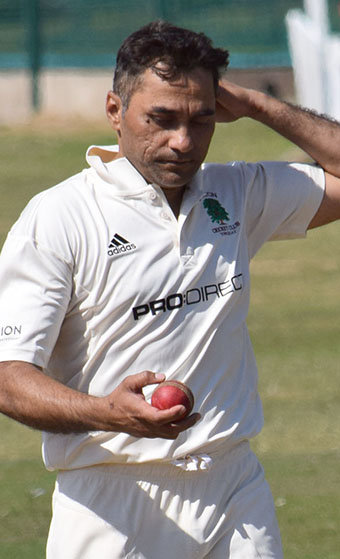 Aqeel Ahmed – three wickets for Torquay