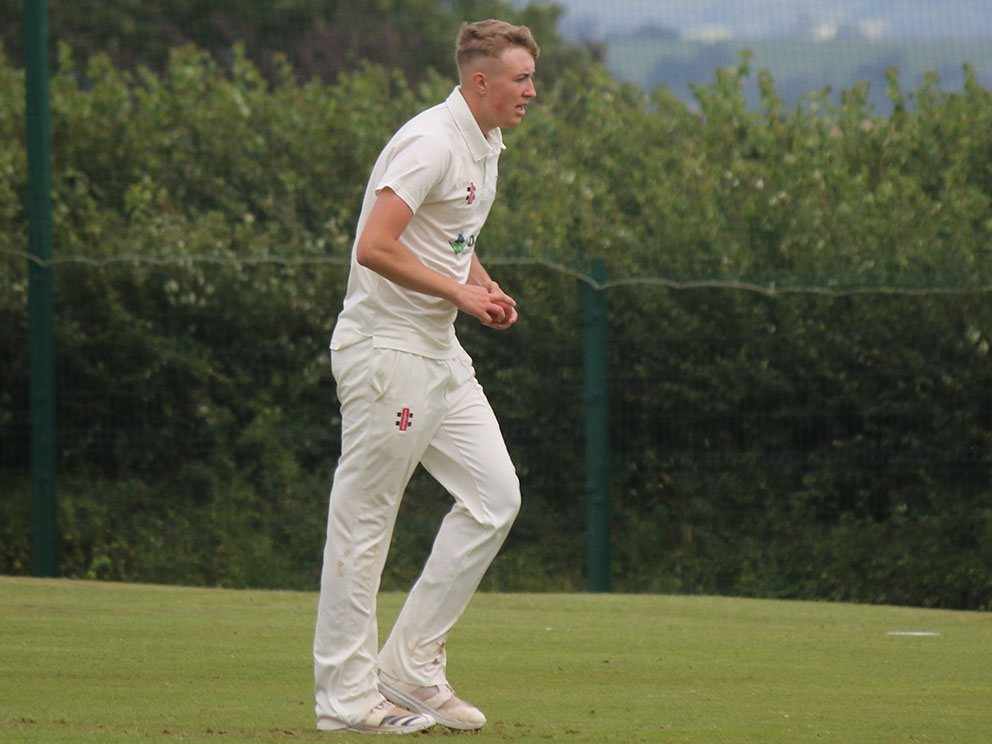 Charlie Smout-Cooper – ripped the middle out of Torquay's batting<br>credit: Gerry Hunt