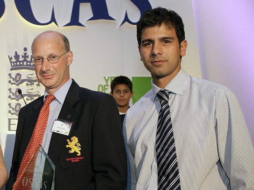 Flashback - Jon Mears at the 2005 Oscas awards with England batsman Vikram Solanki