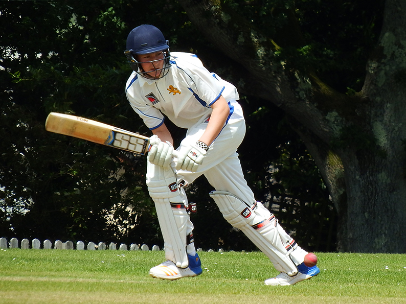 Tom Reynolds batting for Devon against Hampshire