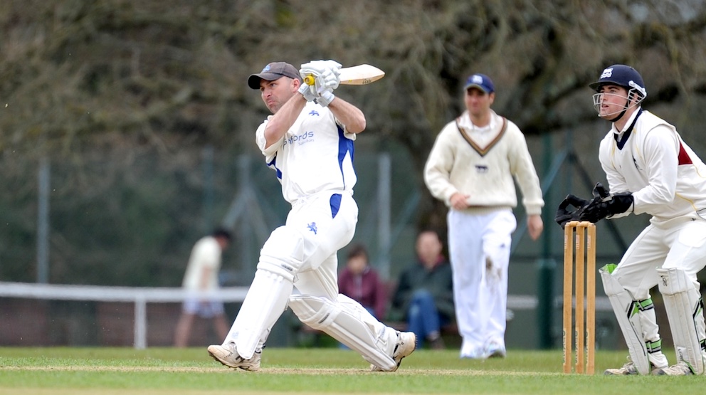 Go Fetch! David Lye lashes the Oxfordshire bowling back in 2013