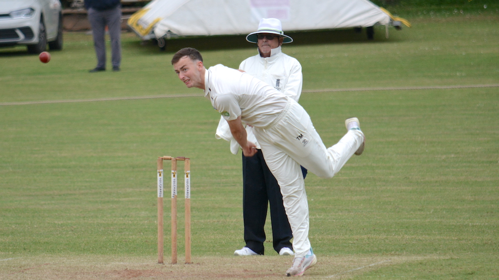 Plymstock's Tom Mitch – swept up at the end against Plympton<br>credit: Conrad Sutcliffe - no re-use without copyright owner's consent