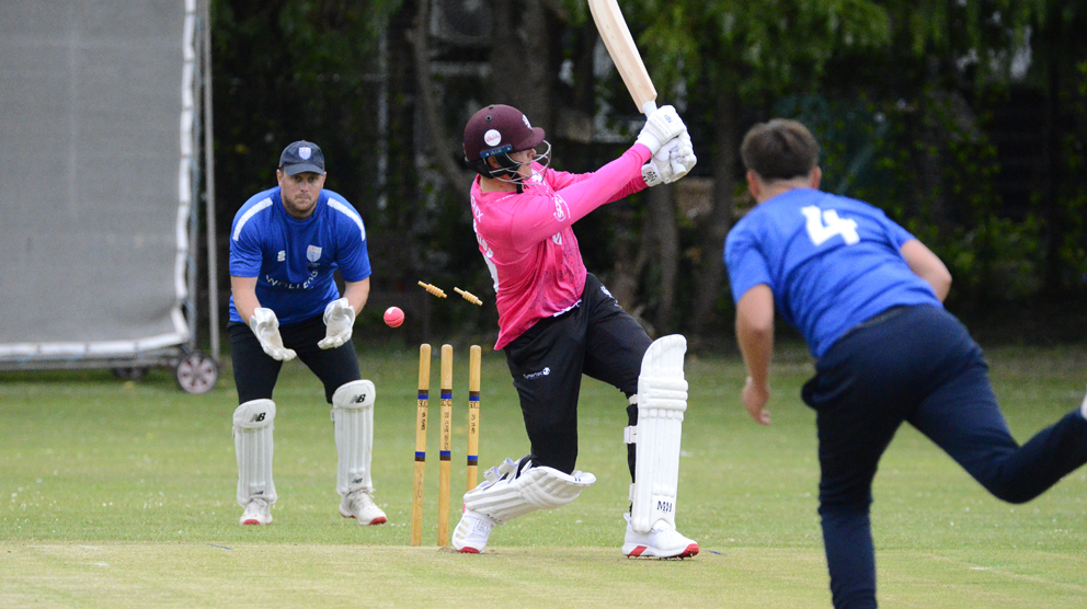Migael Pretorius has just become Fynn Murphy's first victim<br>credit: All photos Conrad Sutcliffe / No re-use without permission