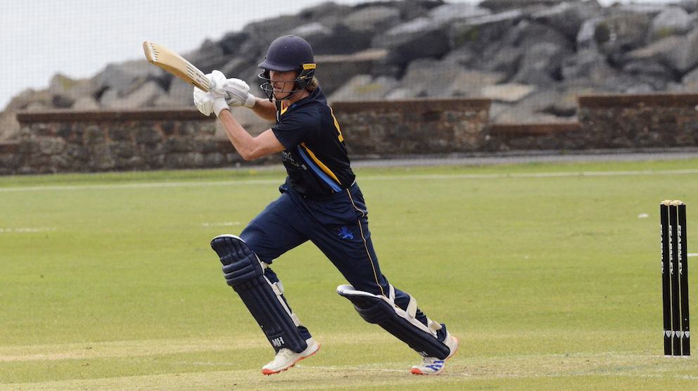 Devon's Elliot Hamilton sets off for a run against Hertfordshire<br>credit: Conrad Sutcliffe - no re-use without copyright owner's consentd Devon's Elliot Hamilton sets off for a run against Hertfordshire<br>credit: Conrad Sutcliffe - no re-use without copyright owner's consentd