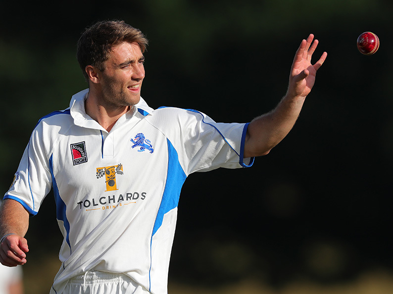 Devon pacer Zak Bess goes back to his mark during the game against Sandford<br>credit: https://www.ppauk.com/photo/2001383/