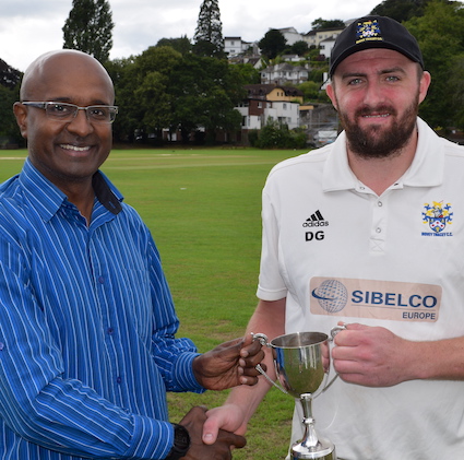 Flashback to 2023 and Dan Green receiving the MoM trophy from Vivek Kulkarni